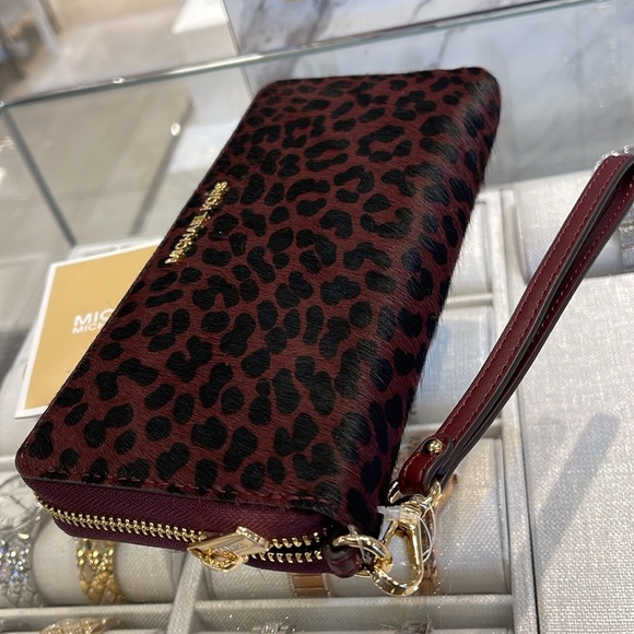 MICHAEL KORS
Leather Lg Continental Wristlet Case Wallet Exotic Print Hair Culf - Picture 7 of 16